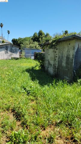 2190 Giant Rd, San Pablo, CA 94806