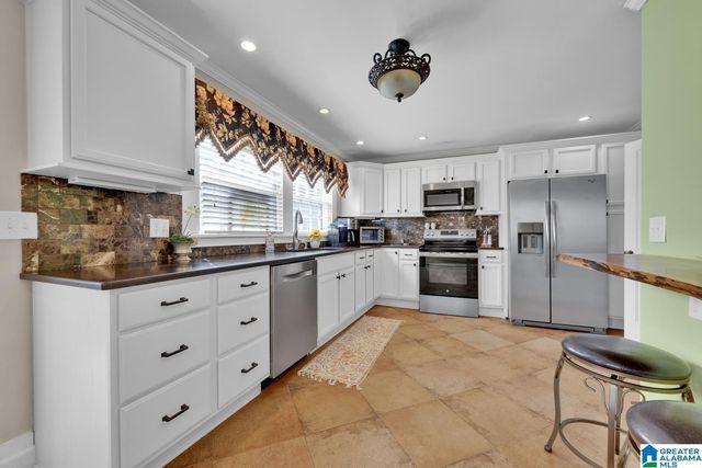 301 SE WILLIAMS AVENUE, Hanceville, AL 35077