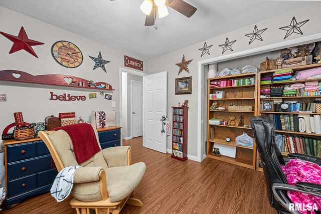 2946 JERSEY RIDGE Road, Davenport, IA 52803