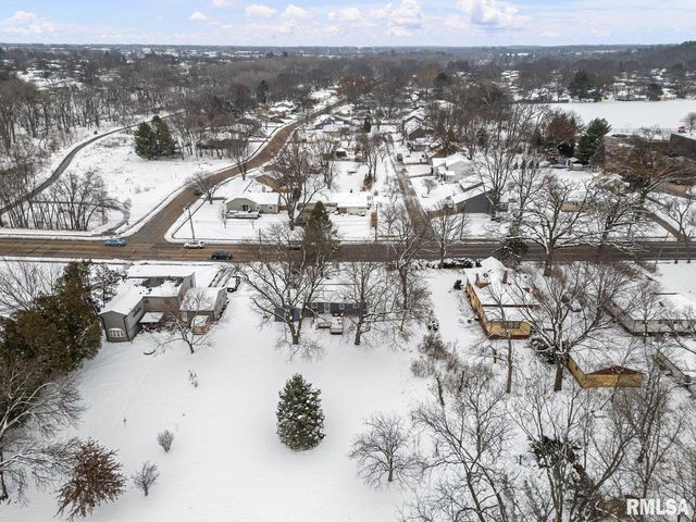 2946 JERSEY RIDGE Road, Davenport, IA 52803