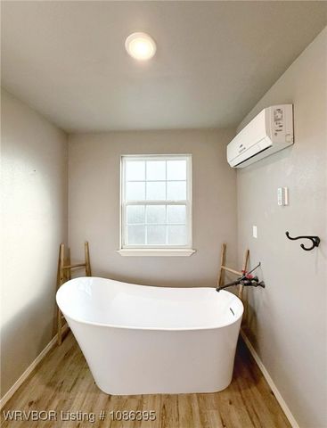 35773 Pleasant Valley Road, Wister, OK 74966