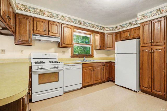 64605 County Road 33, Goshen, IN 46528