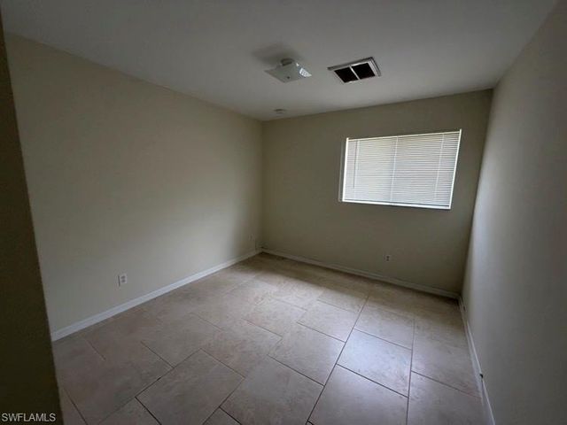 573 Bourse CIR, Lehigh Acres, FL 33974