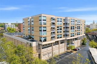 5570 Centre Avenue 400, Shadyside, PA 15232