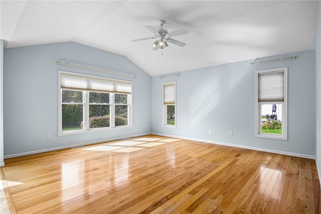 25 Acorn Valley Trl, Ogden, NY 14624