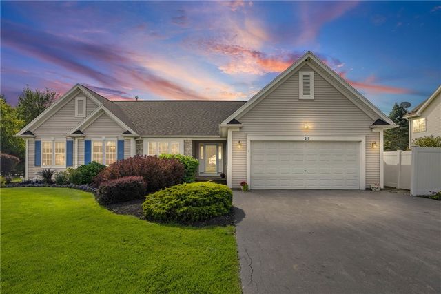 25 Acorn Valley Trl, Ogden, NY 14624