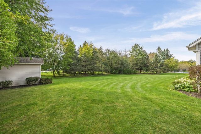 25 Acorn Valley Trl, Ogden, NY 14624