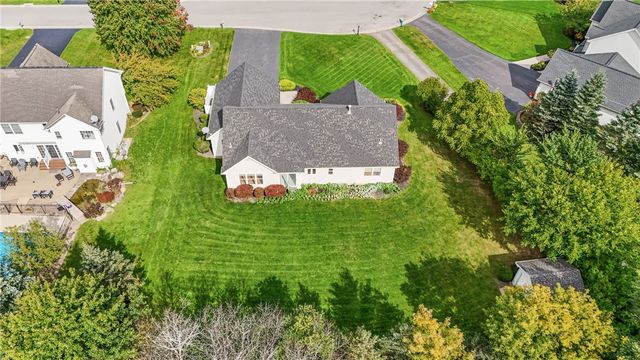 25 Acorn Valley Trl, Ogden, NY 14624