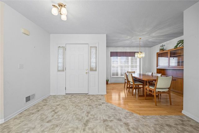 25 Acorn Valley Trl, Ogden, NY 14624
