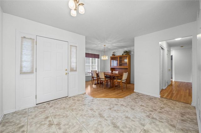 25 Acorn Valley Trl, Ogden, NY 14624