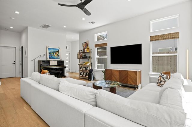 3905 Clawson RD 4, Austin, TX 78704
