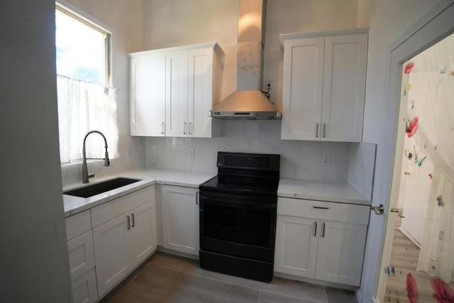 496 6th Street, Montara, CA 94037