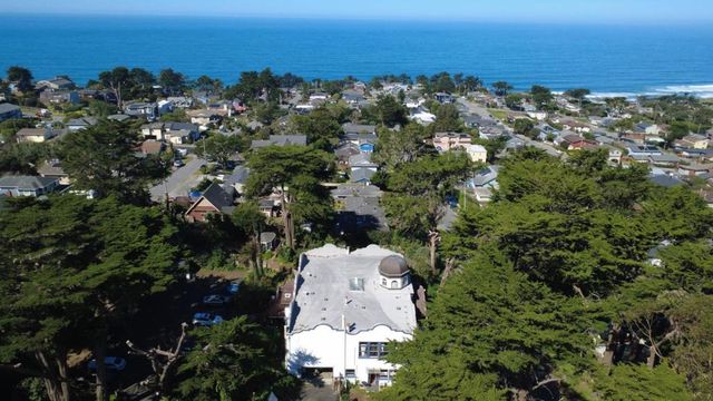 496 6th Street, Montara, CA 94037