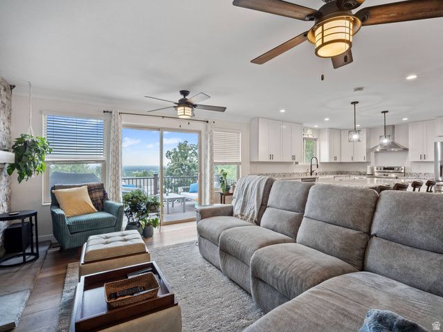 2415 E CAMPUS DR, Cottonwood Heights, UT 84121