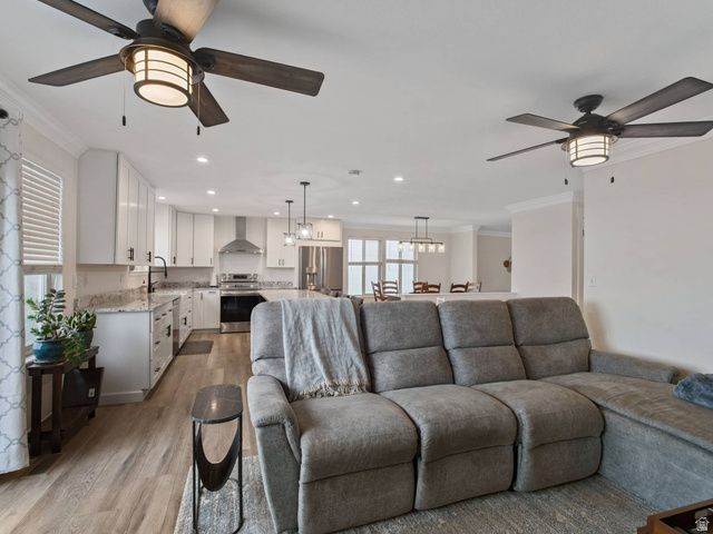 2415 E CAMPUS DR, Cottonwood Heights, UT 84121