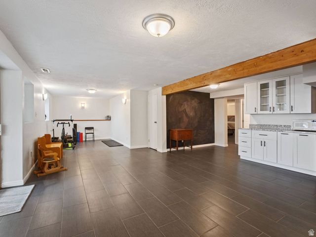2415 E CAMPUS DR, Cottonwood Heights, UT 84121