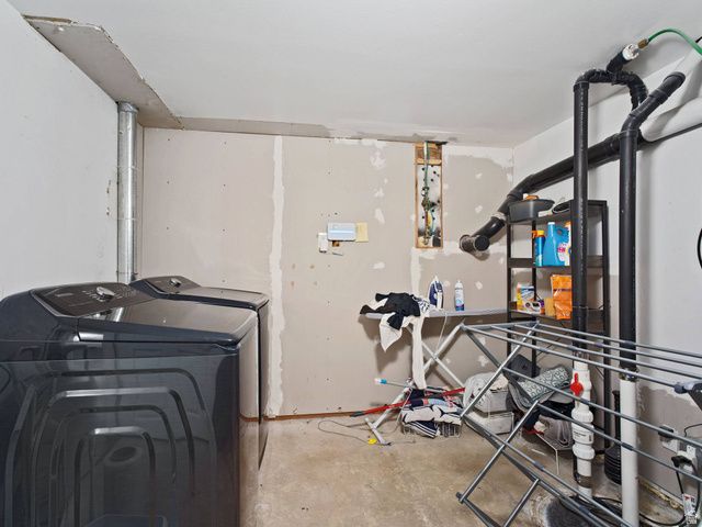 2415 E CAMPUS DR, Cottonwood Heights, UT 84121
