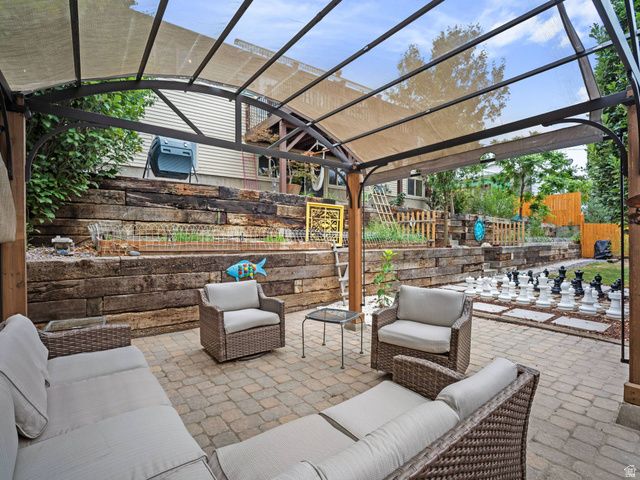 2415 E CAMPUS DR, Cottonwood Heights, UT 84121