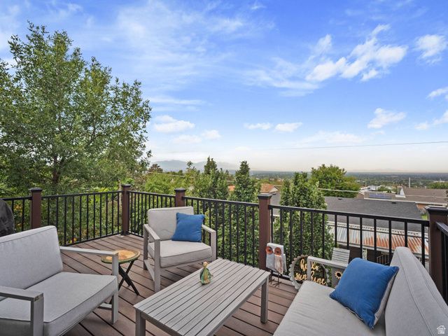 2415 E CAMPUS DR, Cottonwood Heights, UT 84121