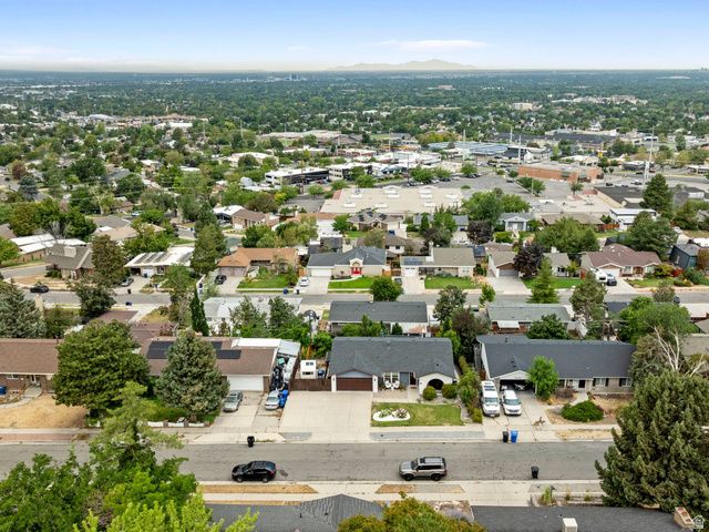 2415 E CAMPUS DR, Cottonwood Heights, UT 84121