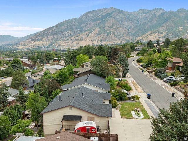 2415 E CAMPUS DR, Cottonwood Heights, UT 84121
