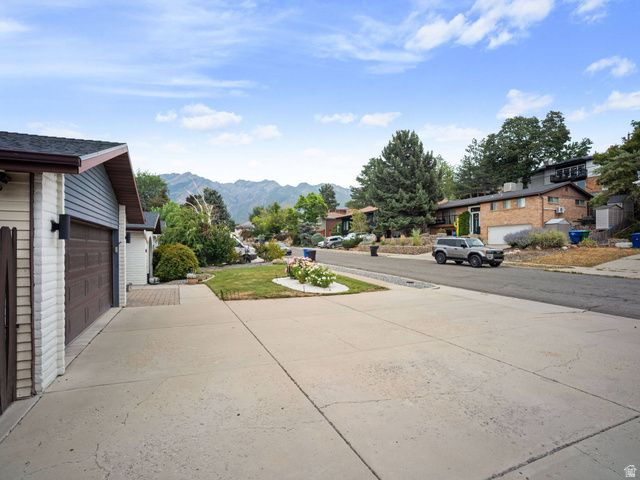 2415 E CAMPUS DR, Cottonwood Heights, UT 84121
