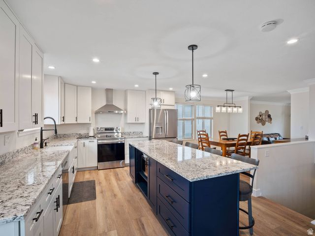 2415 E CAMPUS DR, Cottonwood Heights, UT 84121