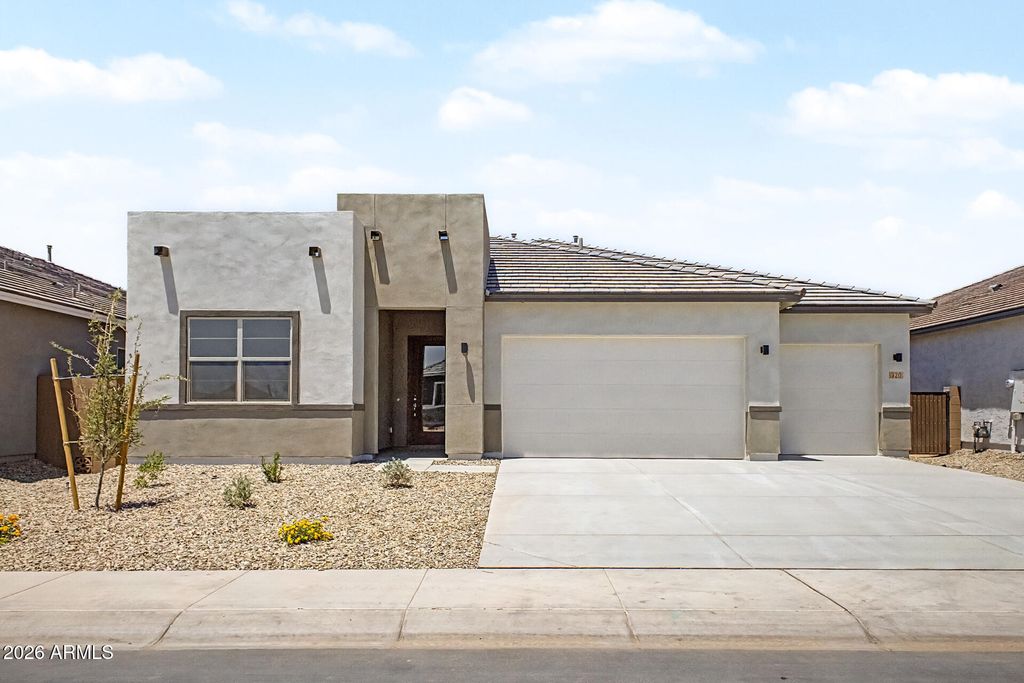 320 W FLOYD Drive, San Tan Valley, AZ 85140 — exterior