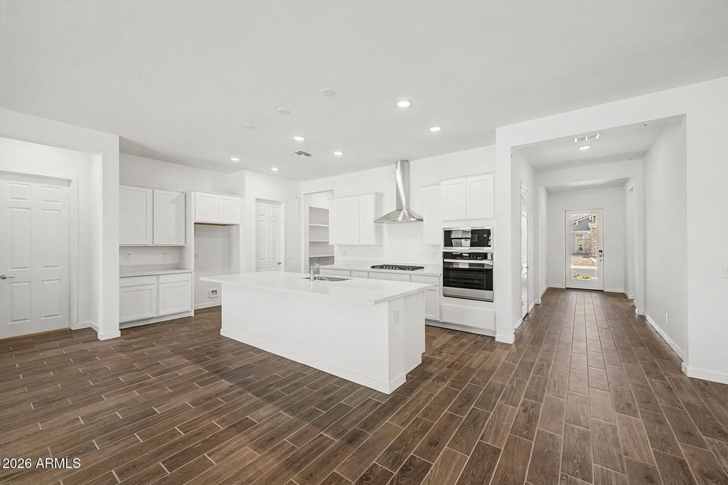 320 W FLOYD Drive, San Tan Valley, AZ 85140 — photo 2