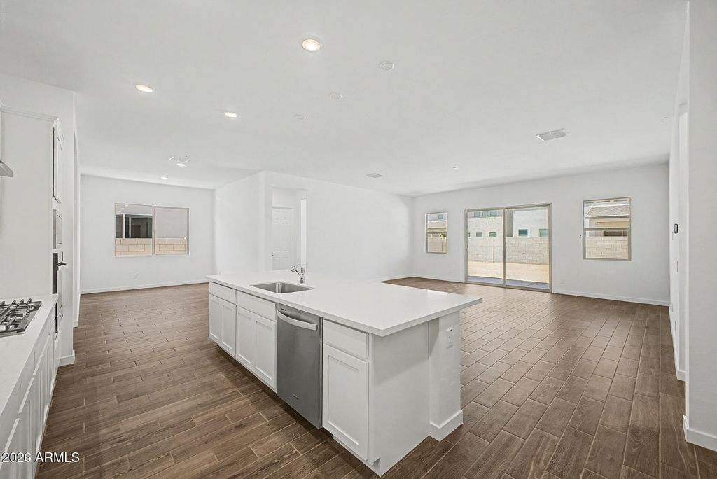 320 W FLOYD Drive, San Tan Valley, AZ 85140 — photo 3