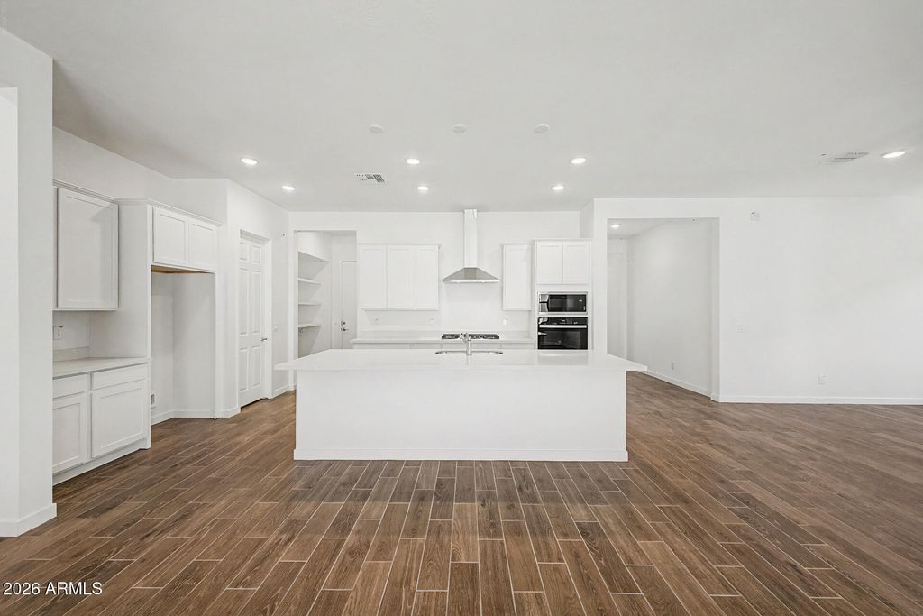 320 W FLOYD Drive, San Tan Valley, AZ 85140 — photo 4