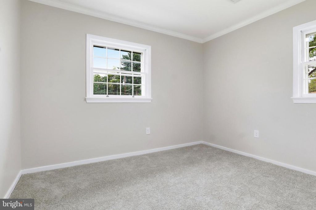 Image 16 of property listing at 861 W FOXCROFT DR, Camp Hill, PA 17011