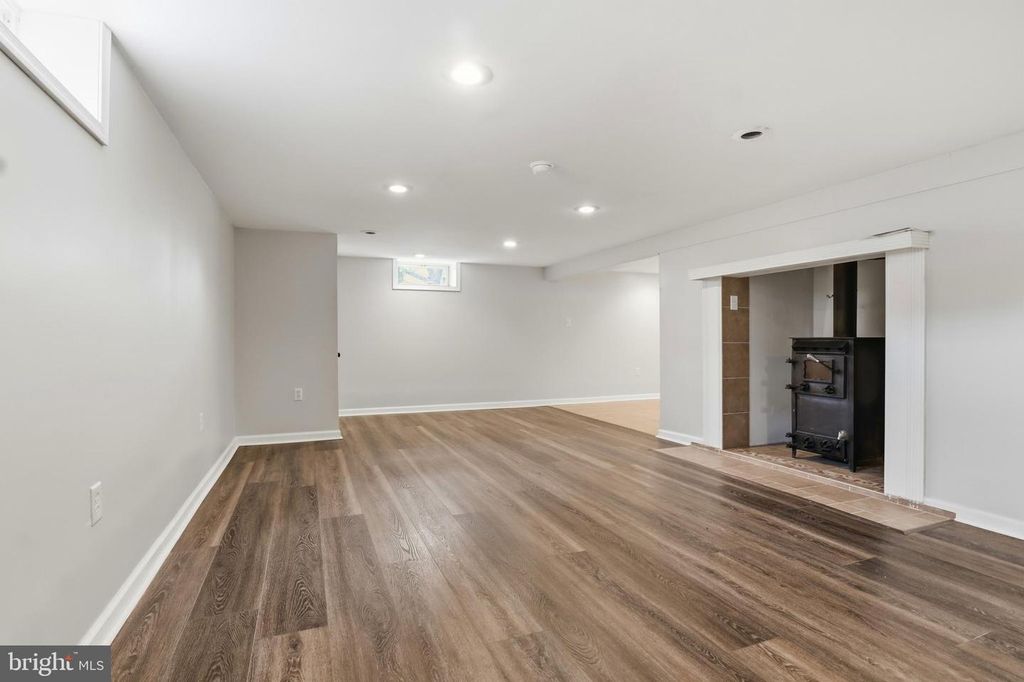 Image 22 of property listing at 861 W FOXCROFT DR, Camp Hill, PA 17011