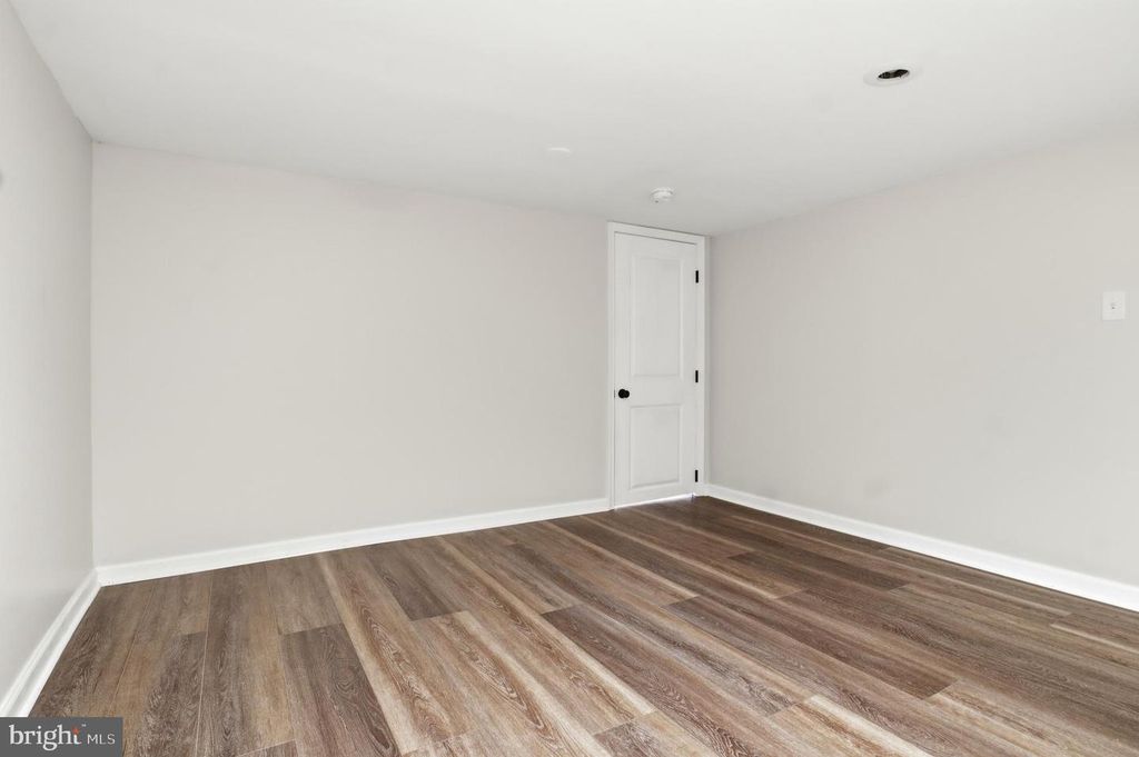 Image 24 of property listing at 861 W FOXCROFT DR, Camp Hill, PA 17011