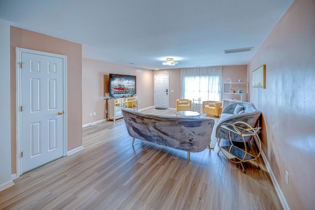 1100 Deerberry Road, Hanahan, SC 29410