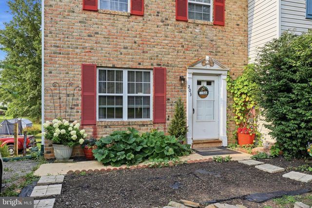 203 CHERRY ST, York, PA 17402