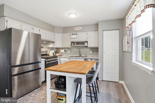 203 CHERRY ST, York, PA 17402