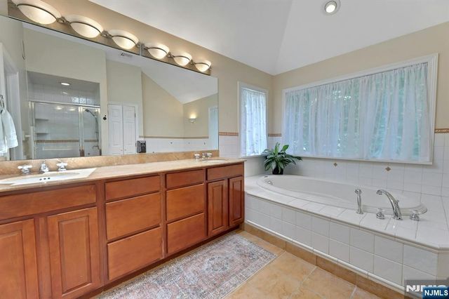 6 Briscoe, Ringwood, NJ 07456