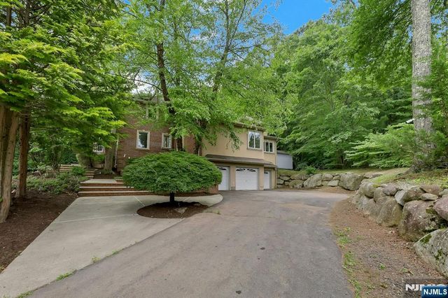 6 Briscoe, Ringwood, NJ 07456