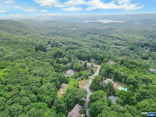 6 Briscoe, Ringwood, NJ 07456
