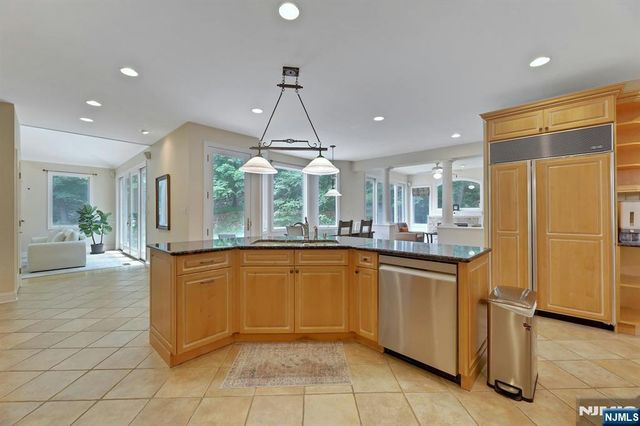 6 Briscoe, Ringwood, NJ 07456