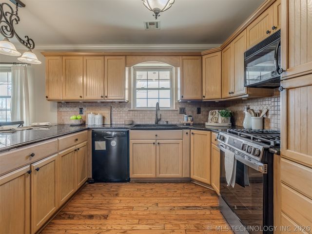 23990 N 4028 Drive, Bartlesville, OK 74006