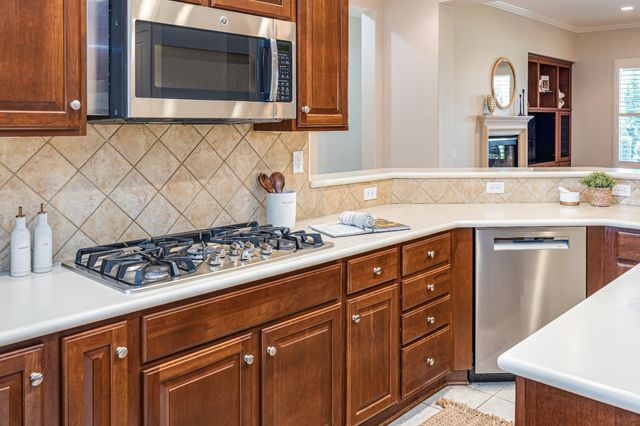 2695 Kingfisher Ln, Lincoln, CA 95648