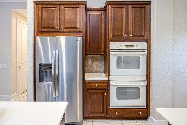 2695 Kingfisher Ln, Lincoln, CA 95648