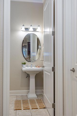 2695 Kingfisher Ln, Lincoln, CA 95648