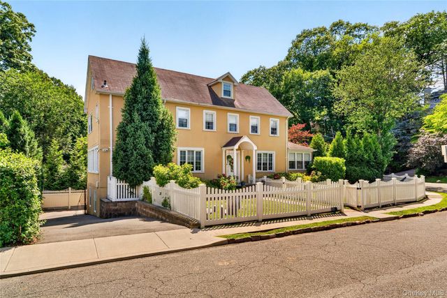 2 Stewart Avenue, Tuckahoe, NY 10707