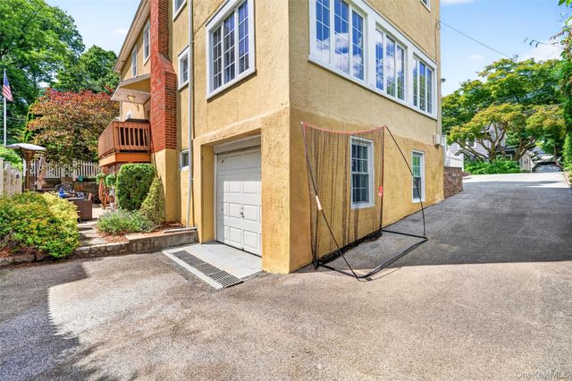 2 Stewart Avenue, Tuckahoe, NY 10707