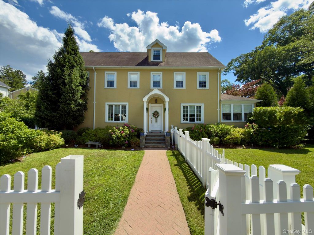 2 Stewart Avenue, Tuckahoe, NY 10707