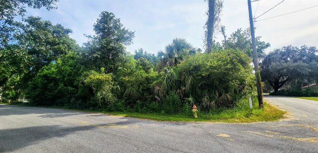 502 E Washington St, Interlachen, FL 32148