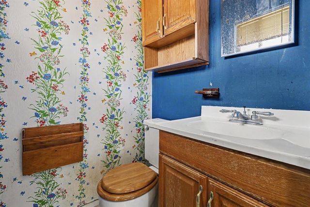 7721 NW 30th Street, Bethany, OK 73008